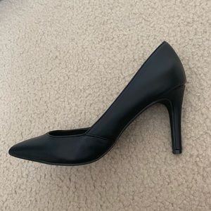 Cathy Jean Black Leather Pointed Heels